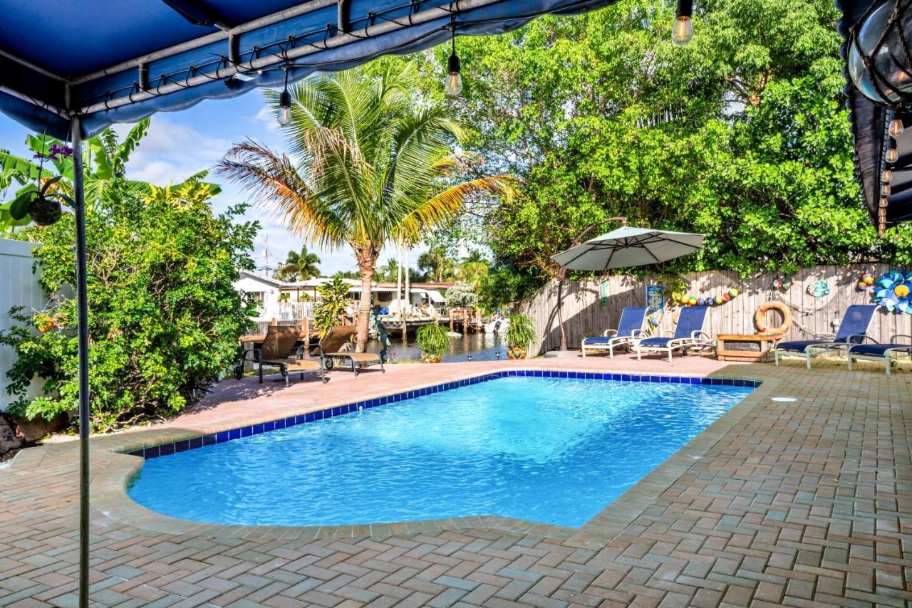 4 Bd Near Spacious Solar Heated Pool Waterfront *