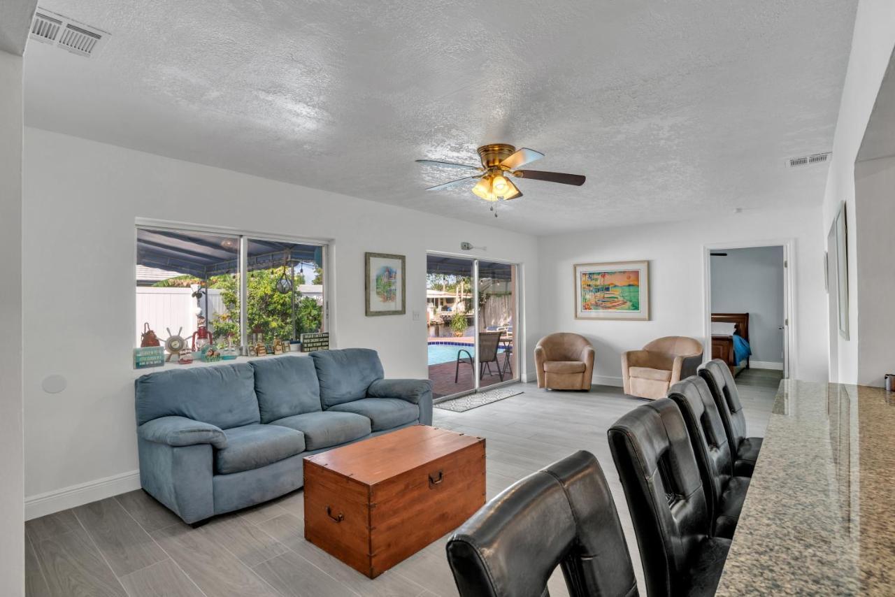 4 Bd Near Spacious Solar Heated Pool Waterfront