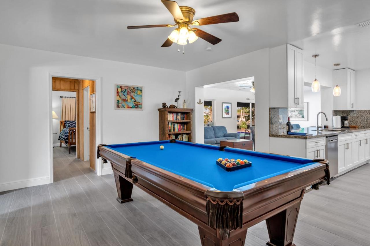 Holiday home 4 Bd Near Spacious Solar Heated Pool Waterfront Pompano Beach