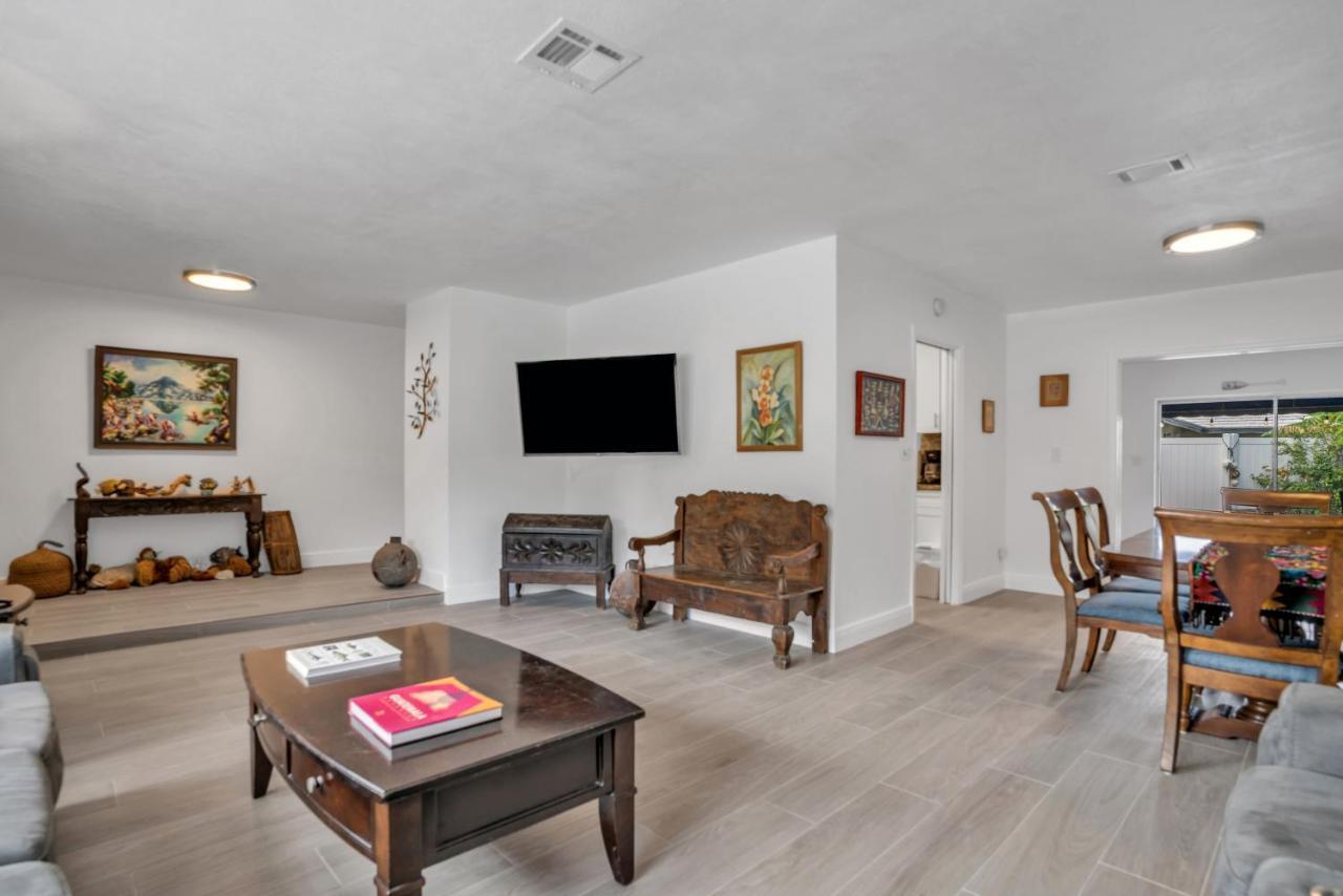 4 Bd Near Spacious Solar Heated Pool Waterfront
