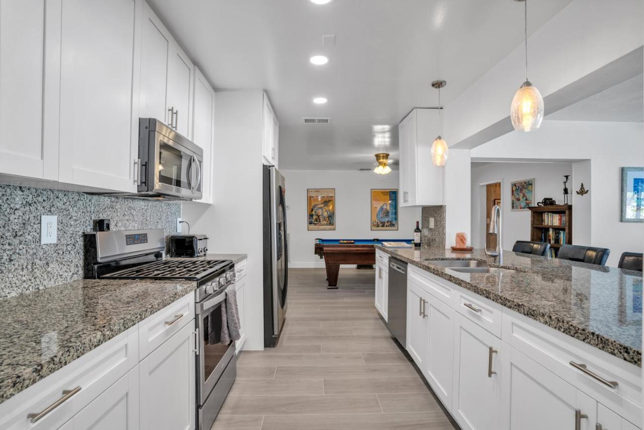 4 Bd Near Spacious Solar Heated Pool Waterfront *