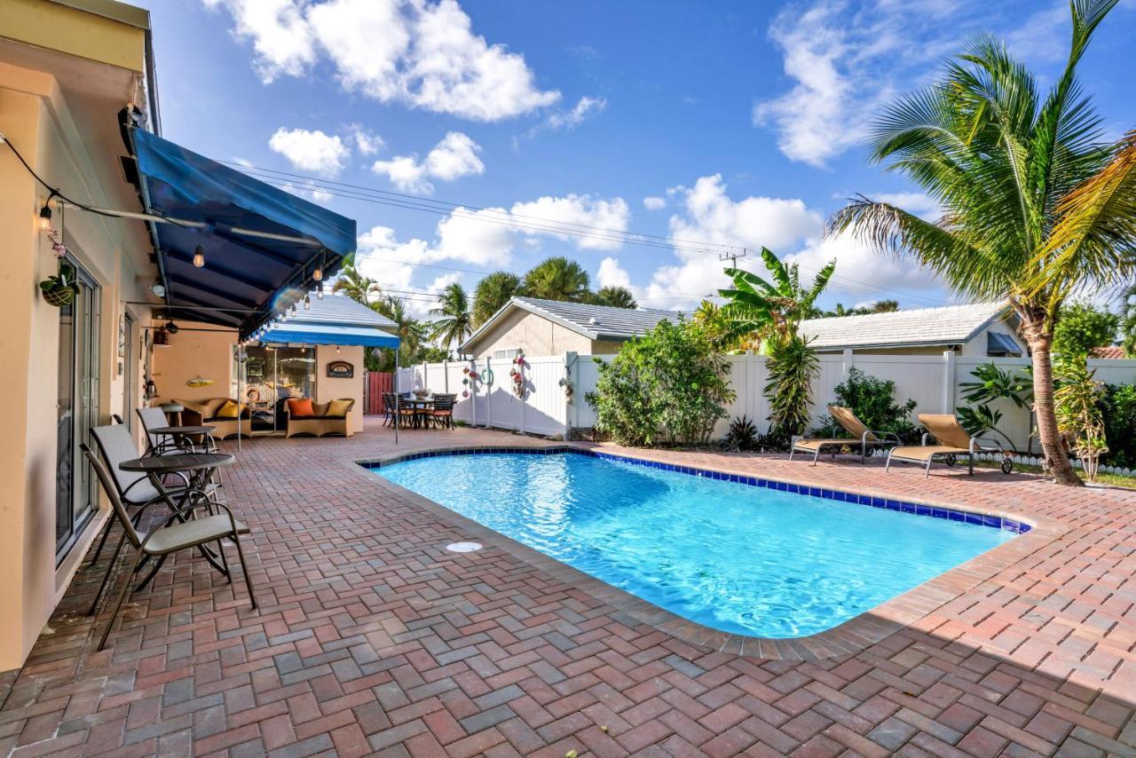 4 Bd Near Spacious Solar Heated Pool Waterfront *