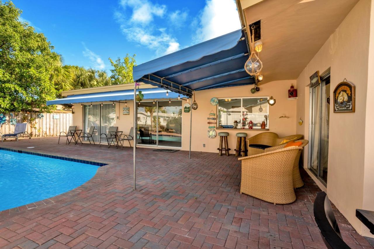 4 Bd Near Spacious Solar Heated Pool Waterfront * Pompano Beach
