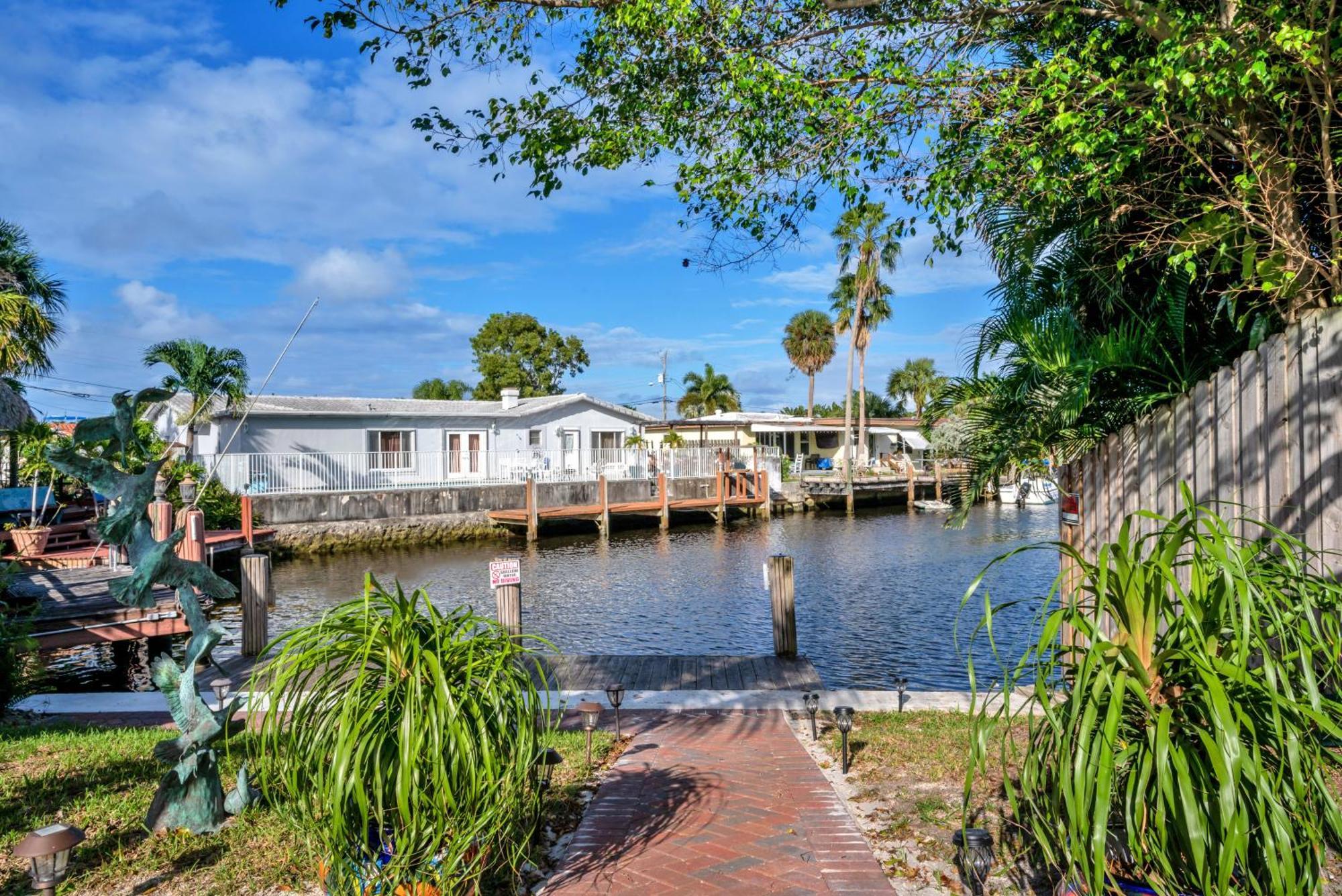 4 Bd Near Spacious Solar Heated Pool Waterfront